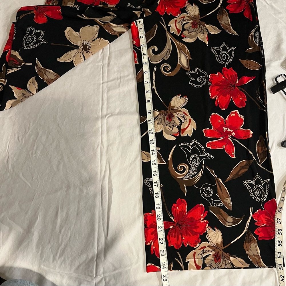 Chico’s Travelers Floral Wide Leg Cropped Pants - Wrinkle Resistant- Size 3 - Picture 7 of 8